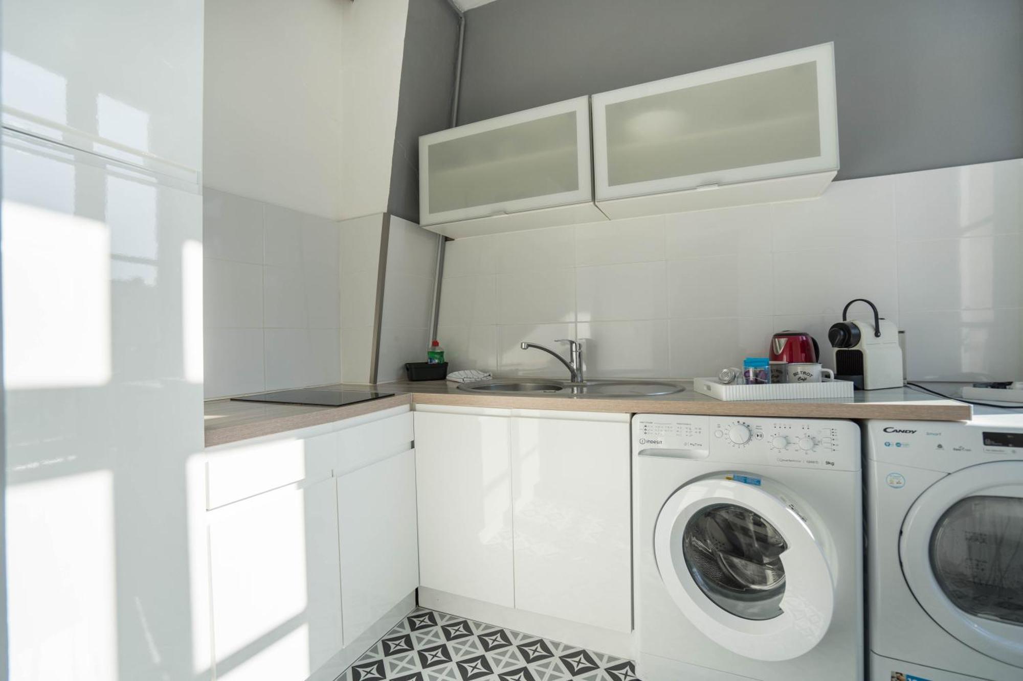 Charming City Center Flat รูออง ภายนอก รูปภาพ