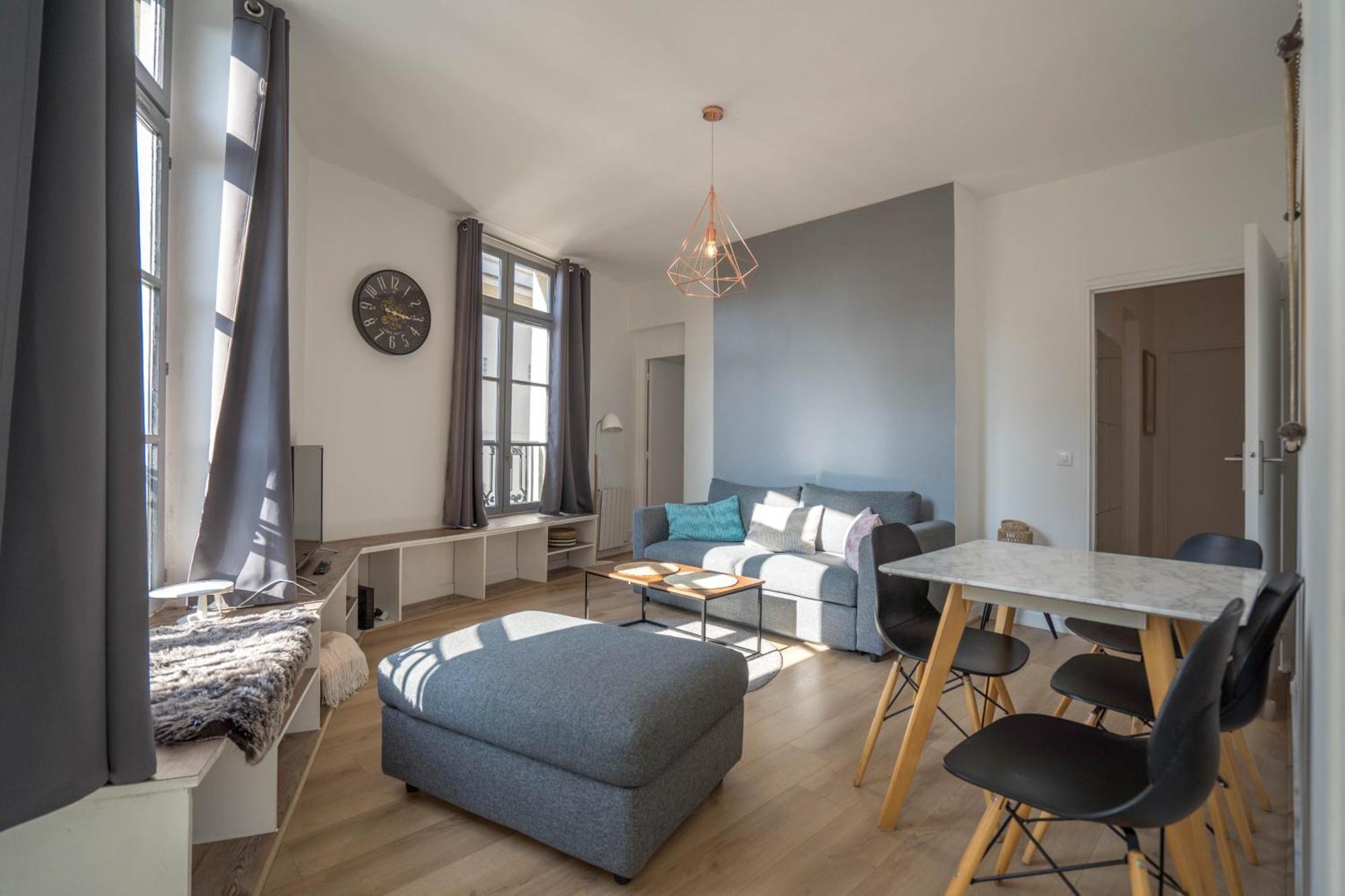 Charming City Center Flat รูออง ภายนอก รูปภาพ