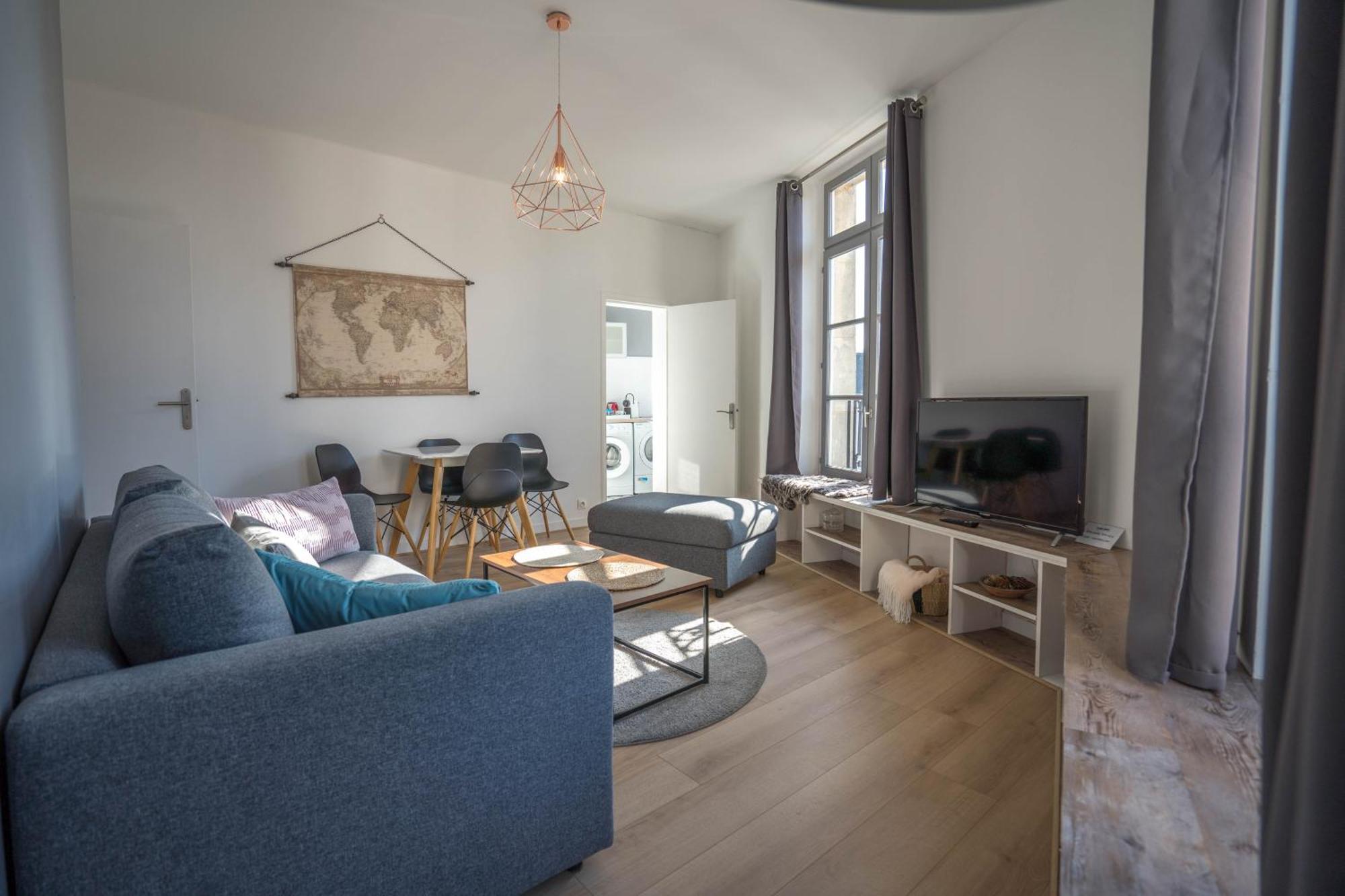 Charming City Center Flat รูออง ภายนอก รูปภาพ