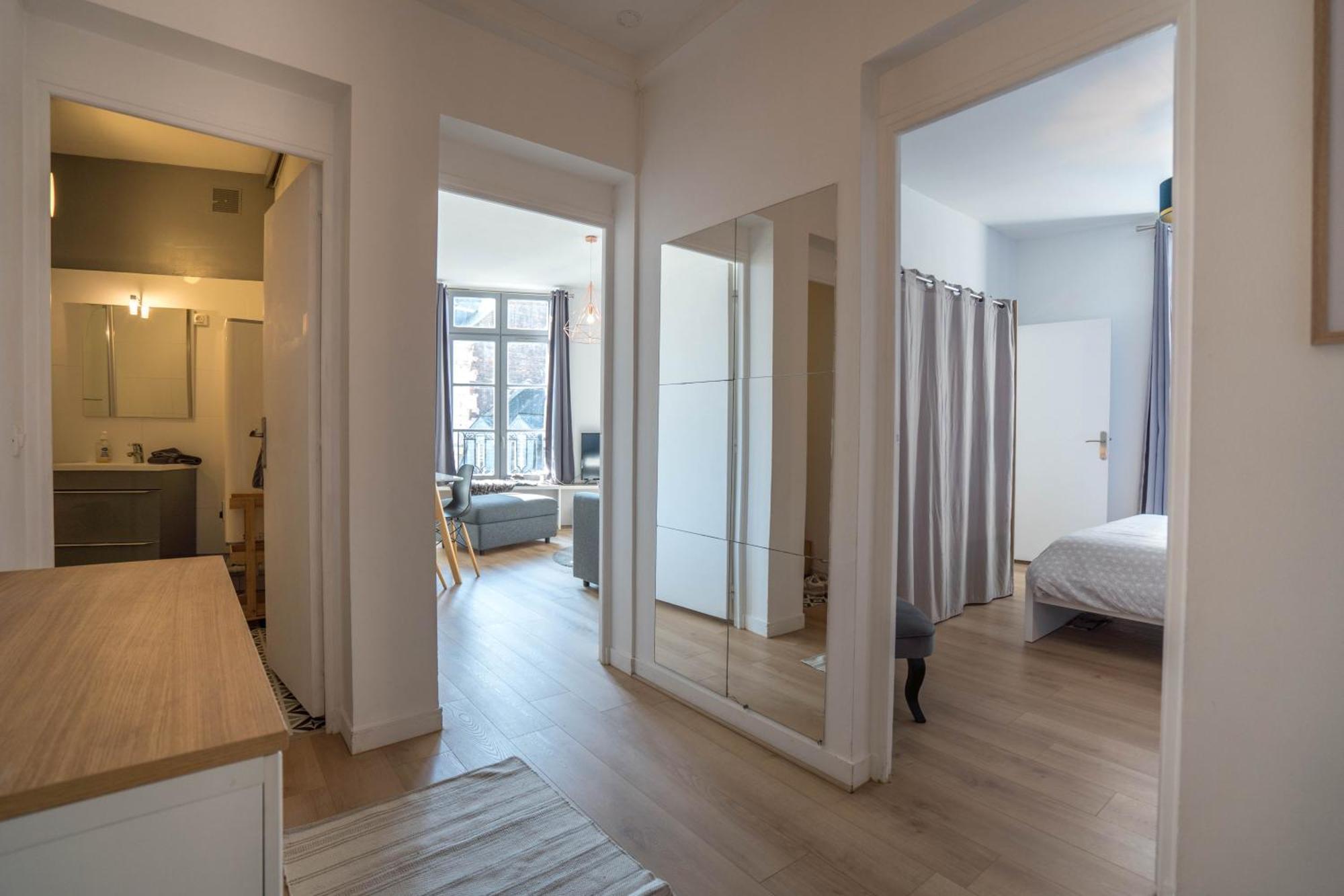 Charming City Center Flat รูออง ภายนอก รูปภาพ